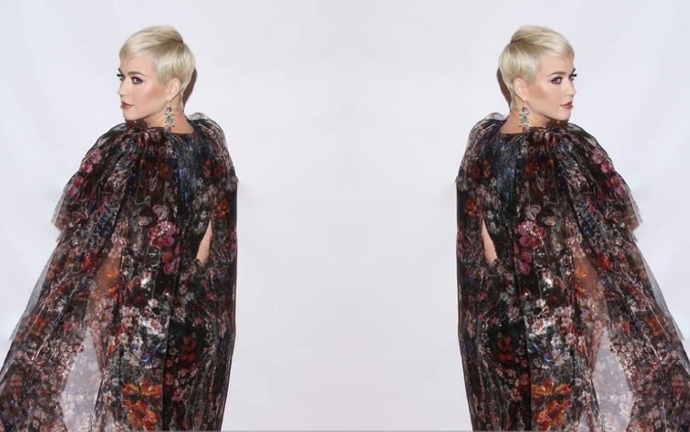 Katy Perry tung vay an tuong, Amber Heard khoe chan dai tuan qua hinh anh