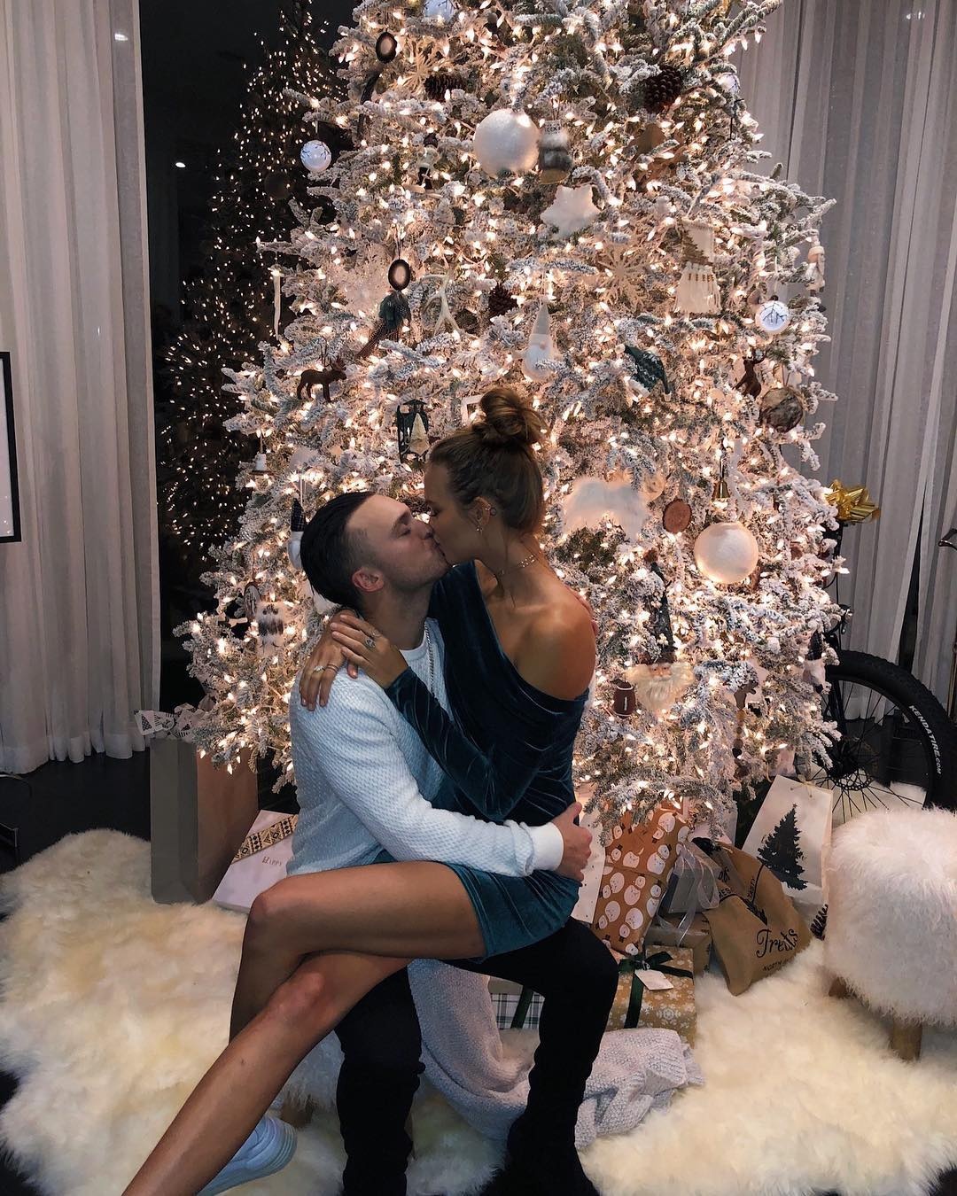 Josphine Skriver hạnh phúc bên Alex DeLeon ảnh 9 Josphine Skriver hanh phuc ben Alex DeLeon anh 9