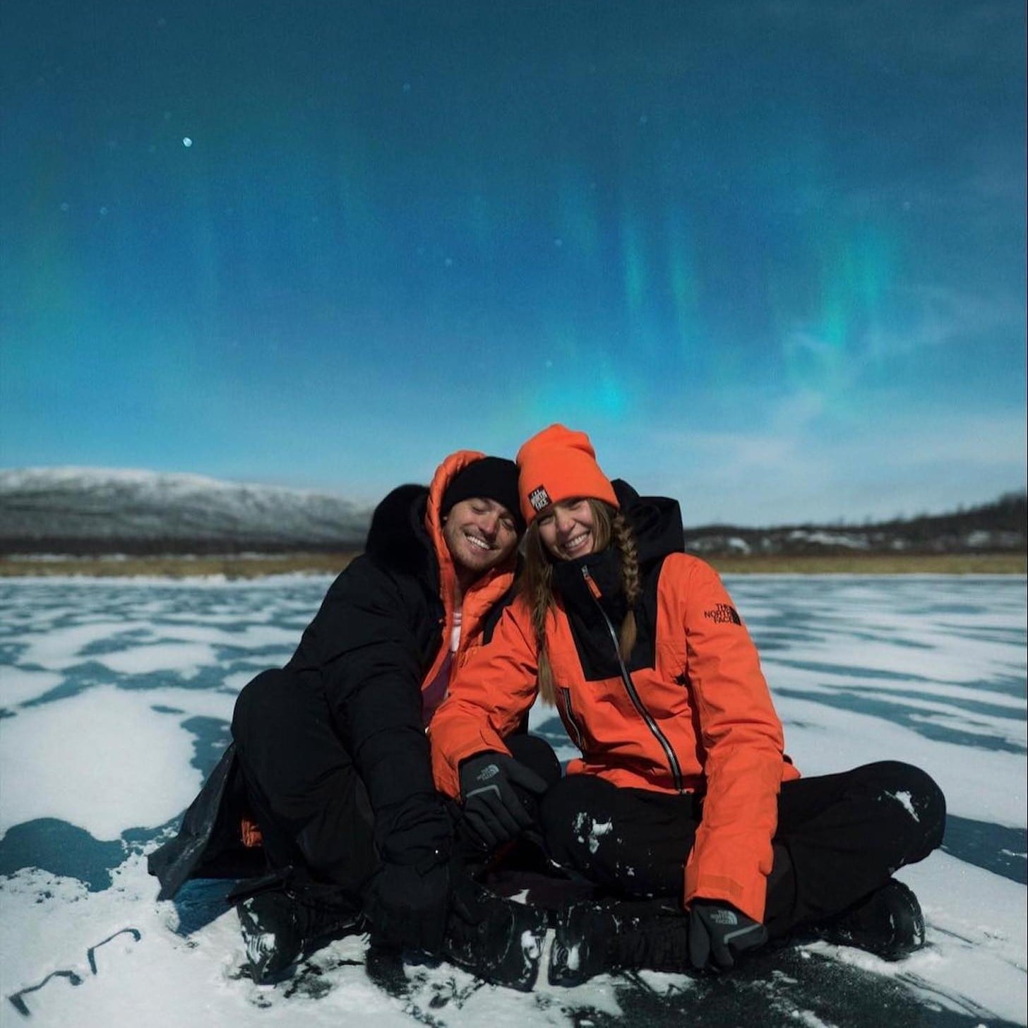 Josphine Skriver hạnh phúc bên Alex DeLeon ảnh 1 Josphine Skriver hanh phuc ben Alex DeLeon anh 1