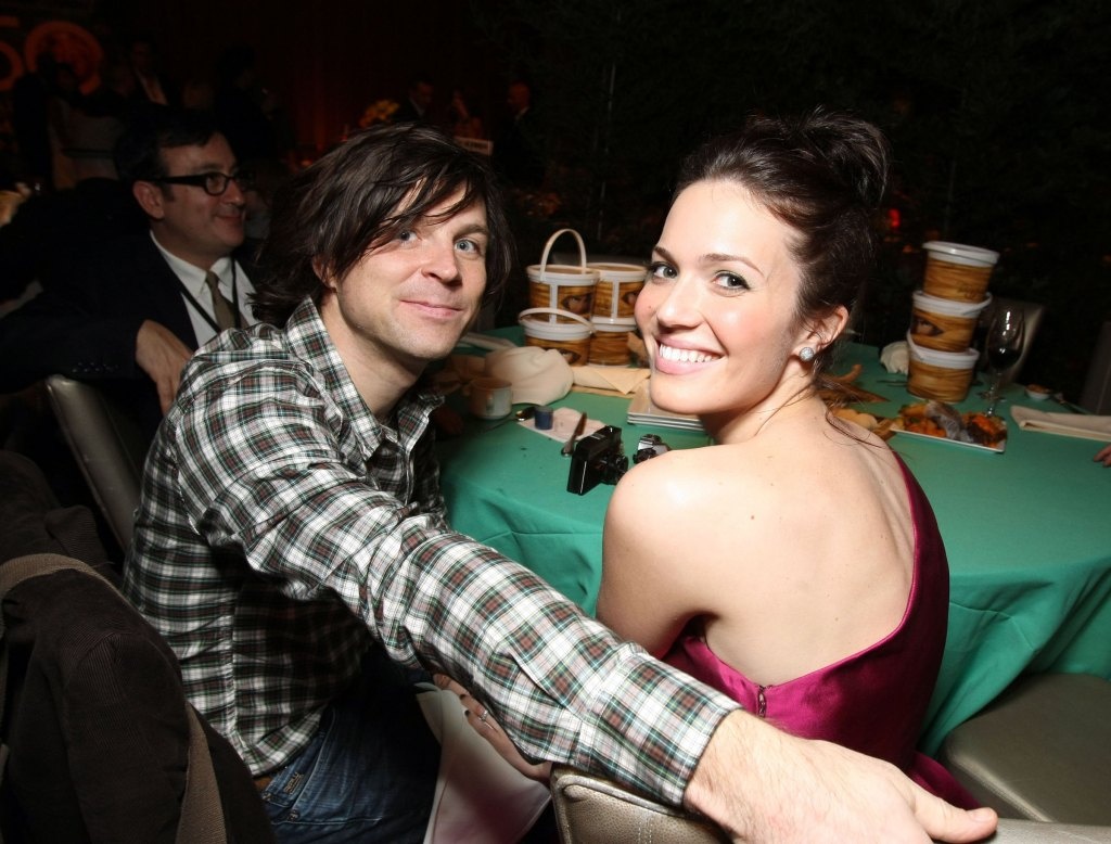 Ryan Adams bi 7 phu nu to cao tinh duc anh 2