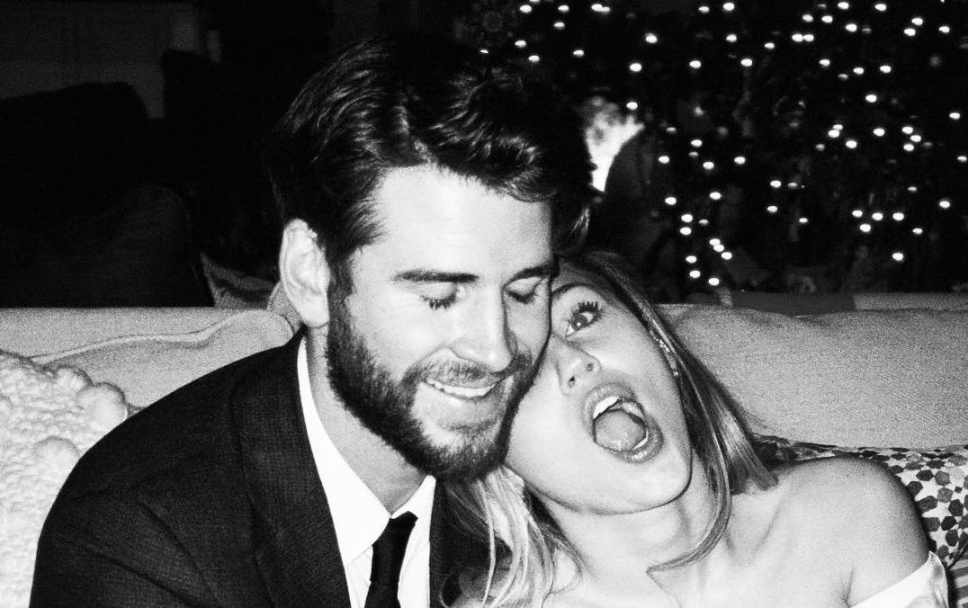 Miley Cyrus, Hailey Bieber khoe hanh phuc ben nua kia ngay Valentine hinh anh