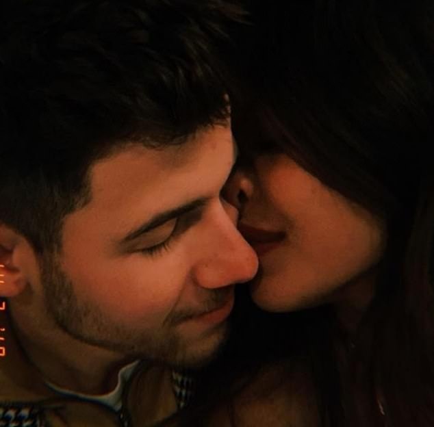 Sao Hollywood đăng ảnh âu yếm ngày Valentine ảnh 8 Sao Hollywood dang anh au yem ngay Valentine anh 8