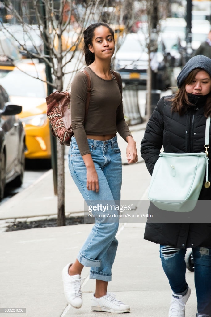 Con gai Barack Obama mac bikini khoe dang anh 4