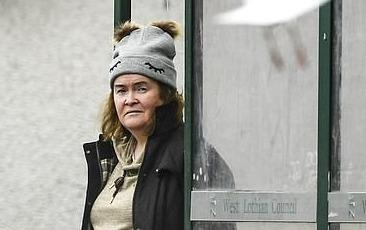 Hien tuong am nhac Susan Boyle noi tieng 10 nam truoc gio ra sao? hinh anh