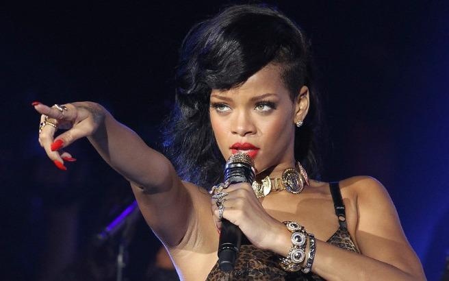 7 ban hit dinh dam lam nen ten tuoi cua ca si Rihanna hinh anh