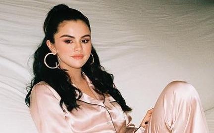 Selena Gomez mac do ngu quang ba san pham am nhac moi hinh anh