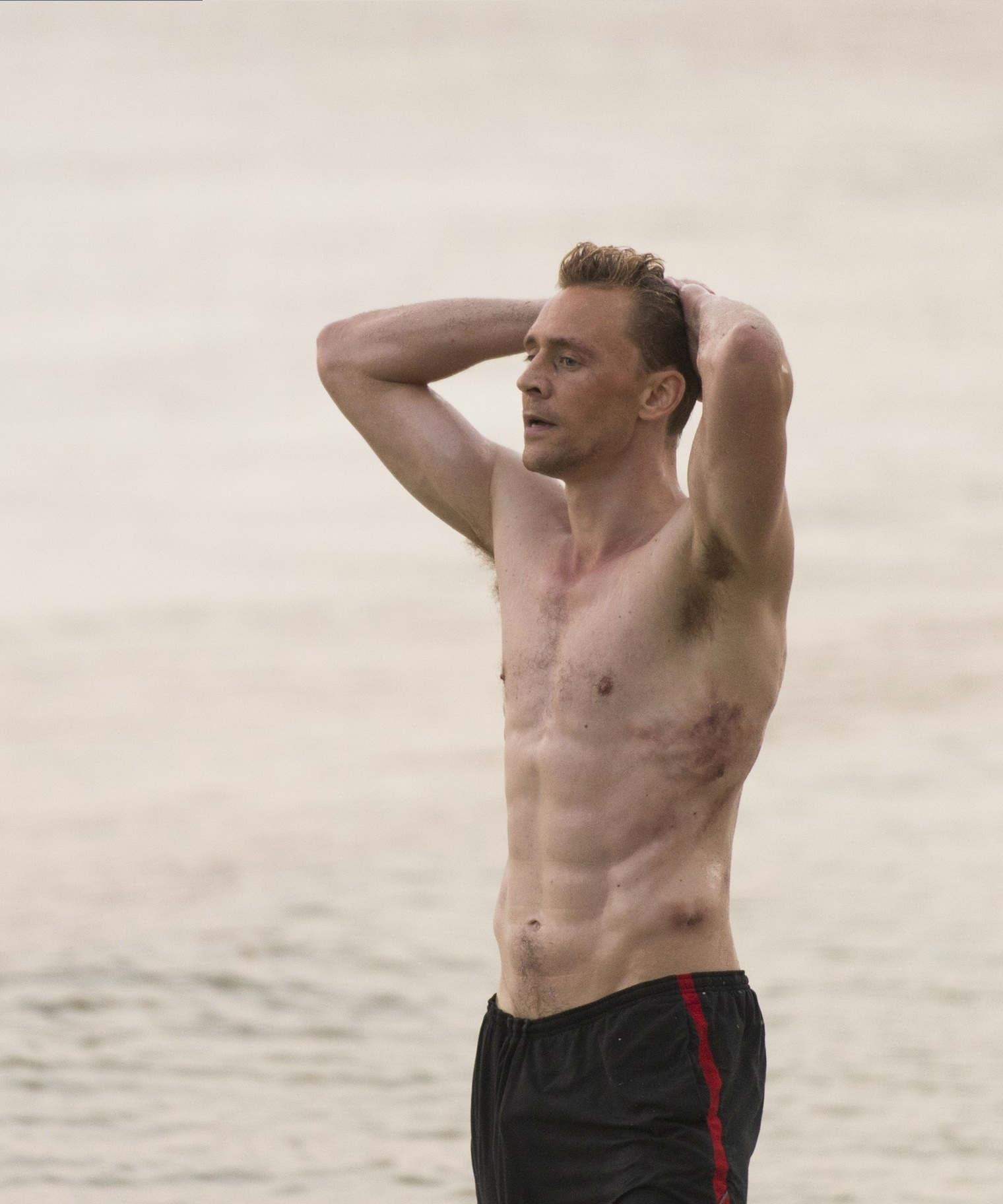 Nhan sac nam than Loki Tom Hiddleston anh 4