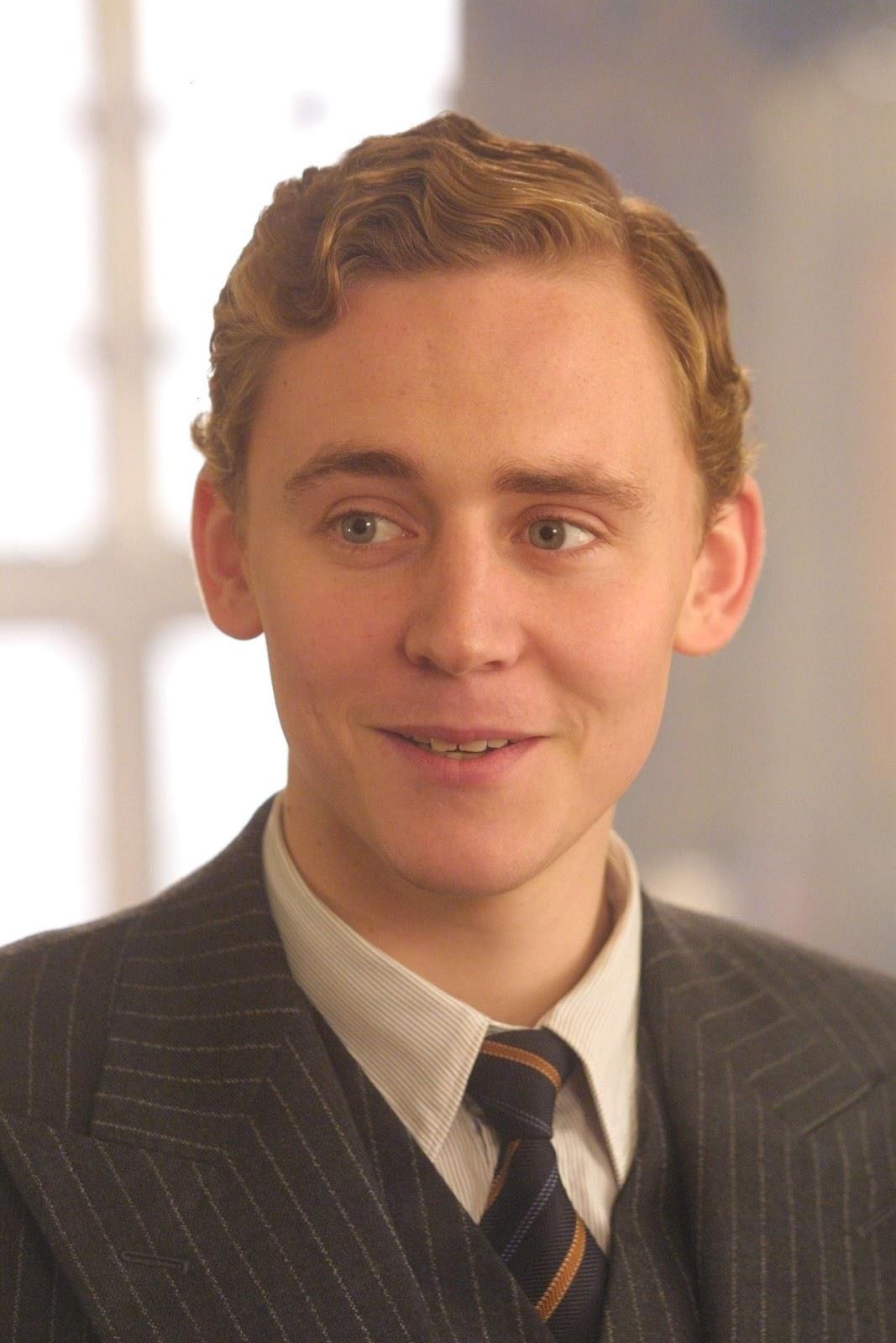 Nhan sac nam than Loki Tom Hiddleston anh 1