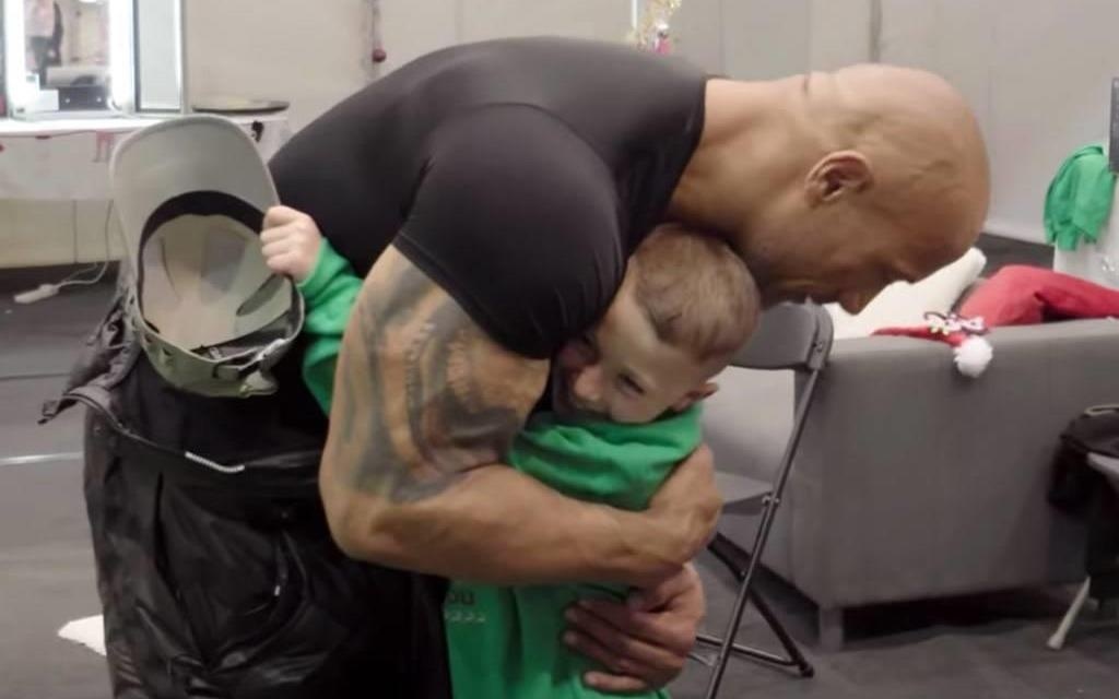 The Rock gay bat ngo cho fan nhi tren phim truong 'Fast & Furious' hinh anh