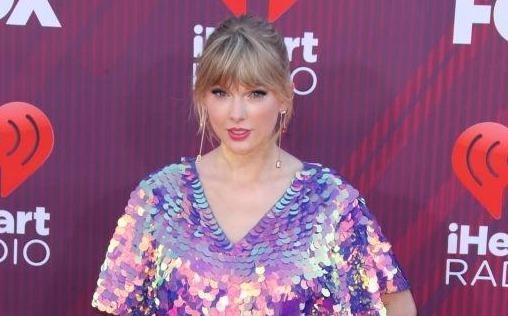 Taylor Swift, Backstreet Boys tren tham do iHeartRadio Music Awards hinh anh