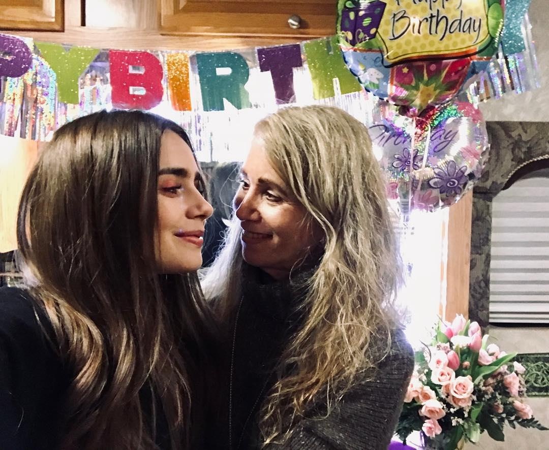 Lily Collins tuoi 30 anh 1