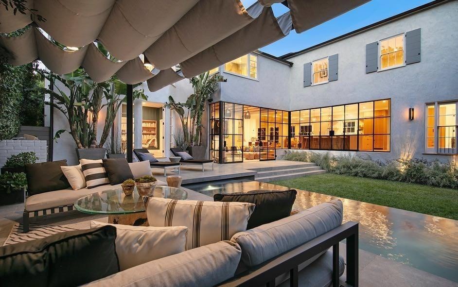 Ben trong biet thu 8,5 trieu USD vua mua cua Justin Bieber va Hailey hinh anh