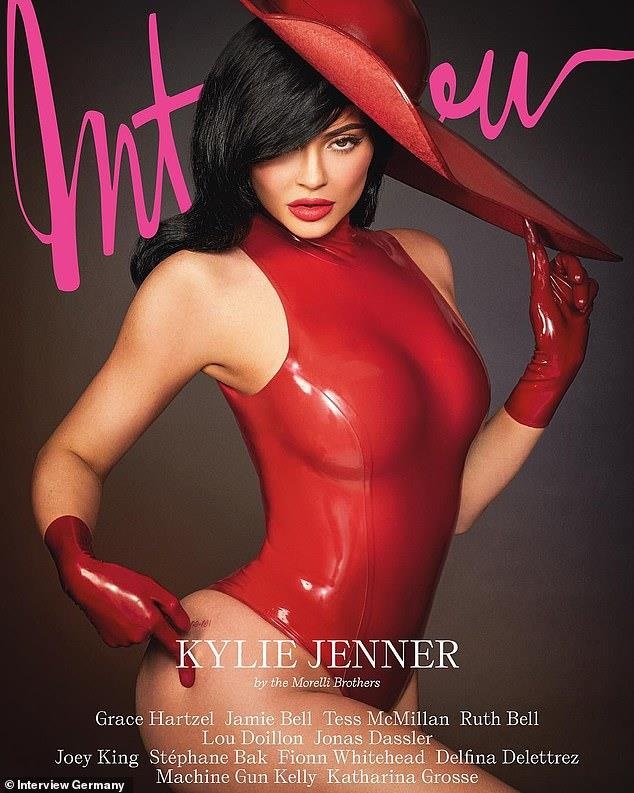 Kylie Jenner giau co tu than anh 1