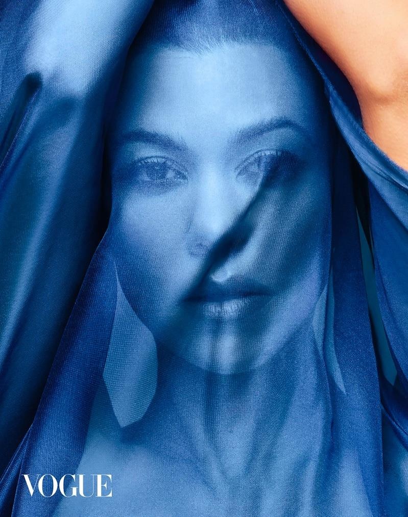 chi gai Kim Kardashian khoe nguc anh 5