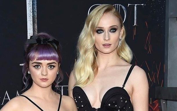 Dan sao mac long lay tren tham do ra mat 'Game of Thrones' hinh anh