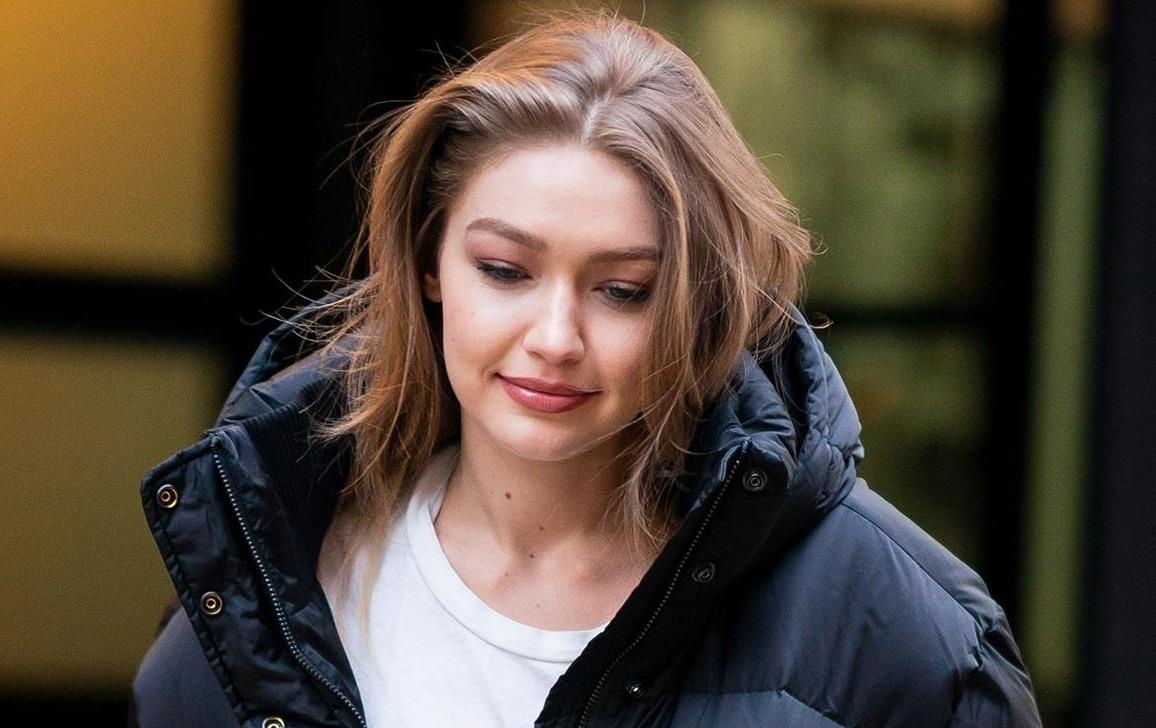 Gigi Hadid bat khoc khi noi ve ap luc cua su noi tieng hinh anh