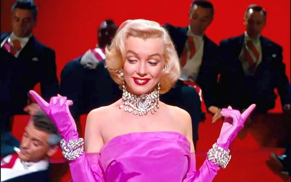 Marilyn Monroe, Elizabeth Taylor va nhung vien kim cuong huyen thoai hinh anh