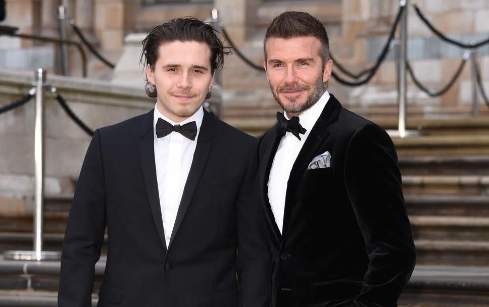 Cha con David Beckham dep nhat tuan voi suit den lich lam hinh anh
