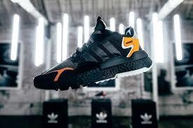 Nite Jogger - dong giay the thao phan quang doc dao hinh anh