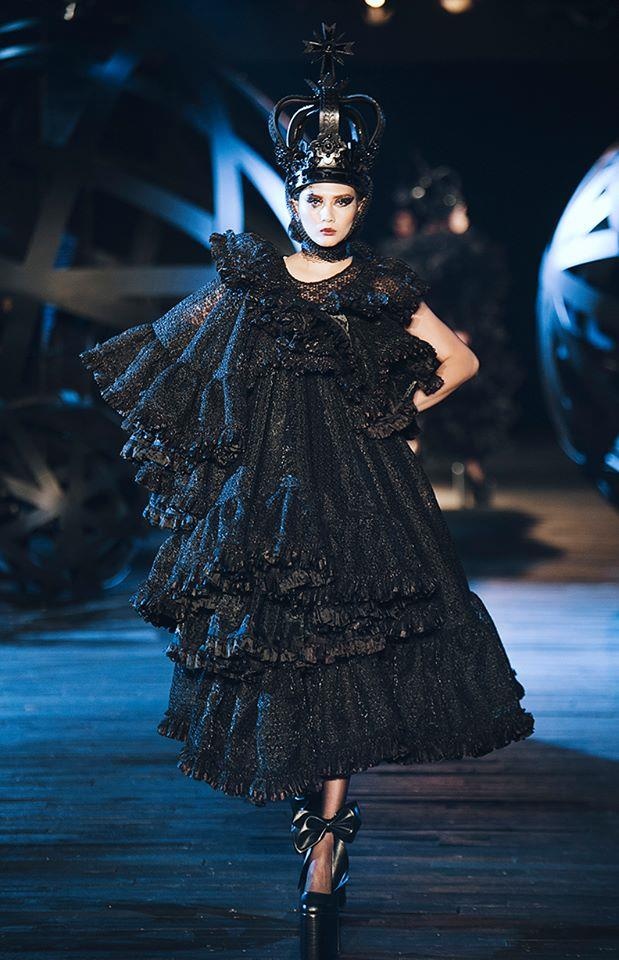 Võ Hoàng Yến bị ngã ảnh 2 Vo Hoang Yen bi nga anh 2