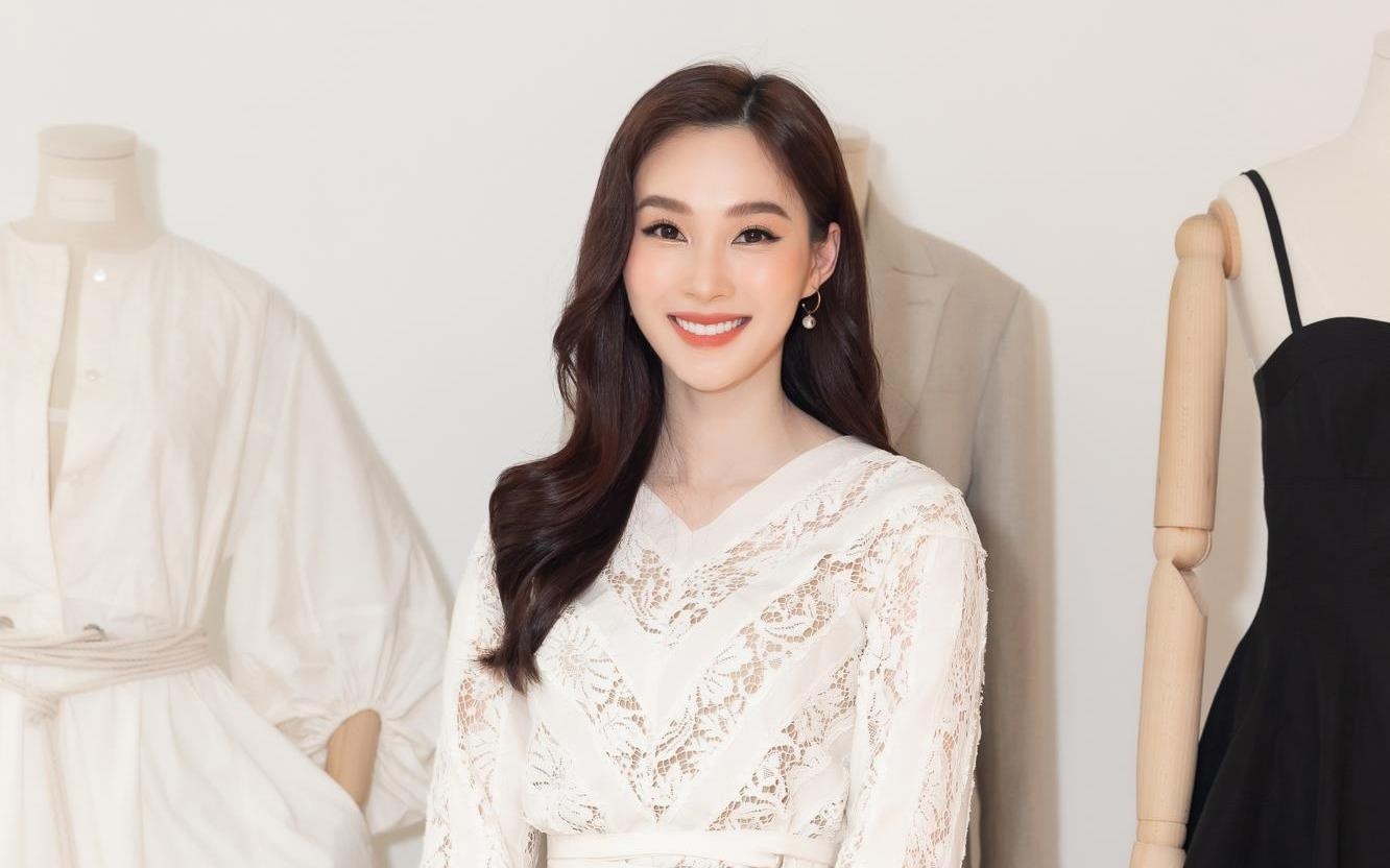 Hoa hau Dang Thu Thao dep nhat tuan voi dam xuyen thau hinh anh