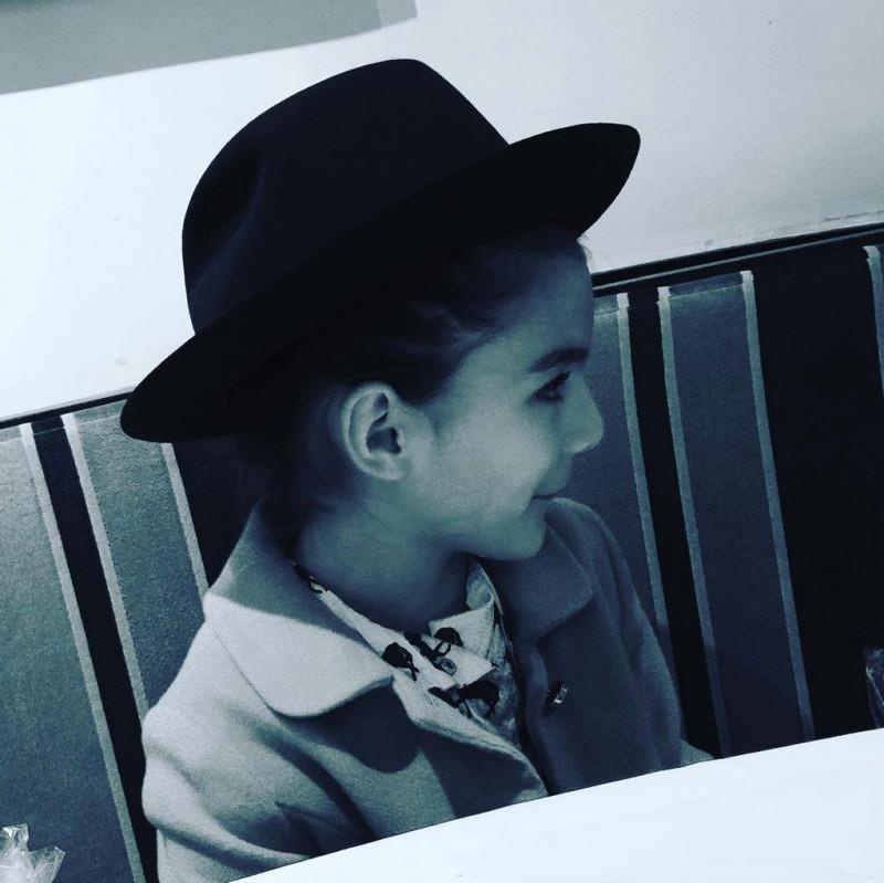 con gai Tom Cruise anh 5