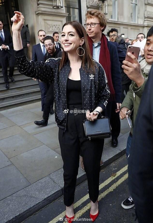 Anne Hathaway có nếp nhăn ảnh 2 Anne Hathaway co nep nhan anh 2