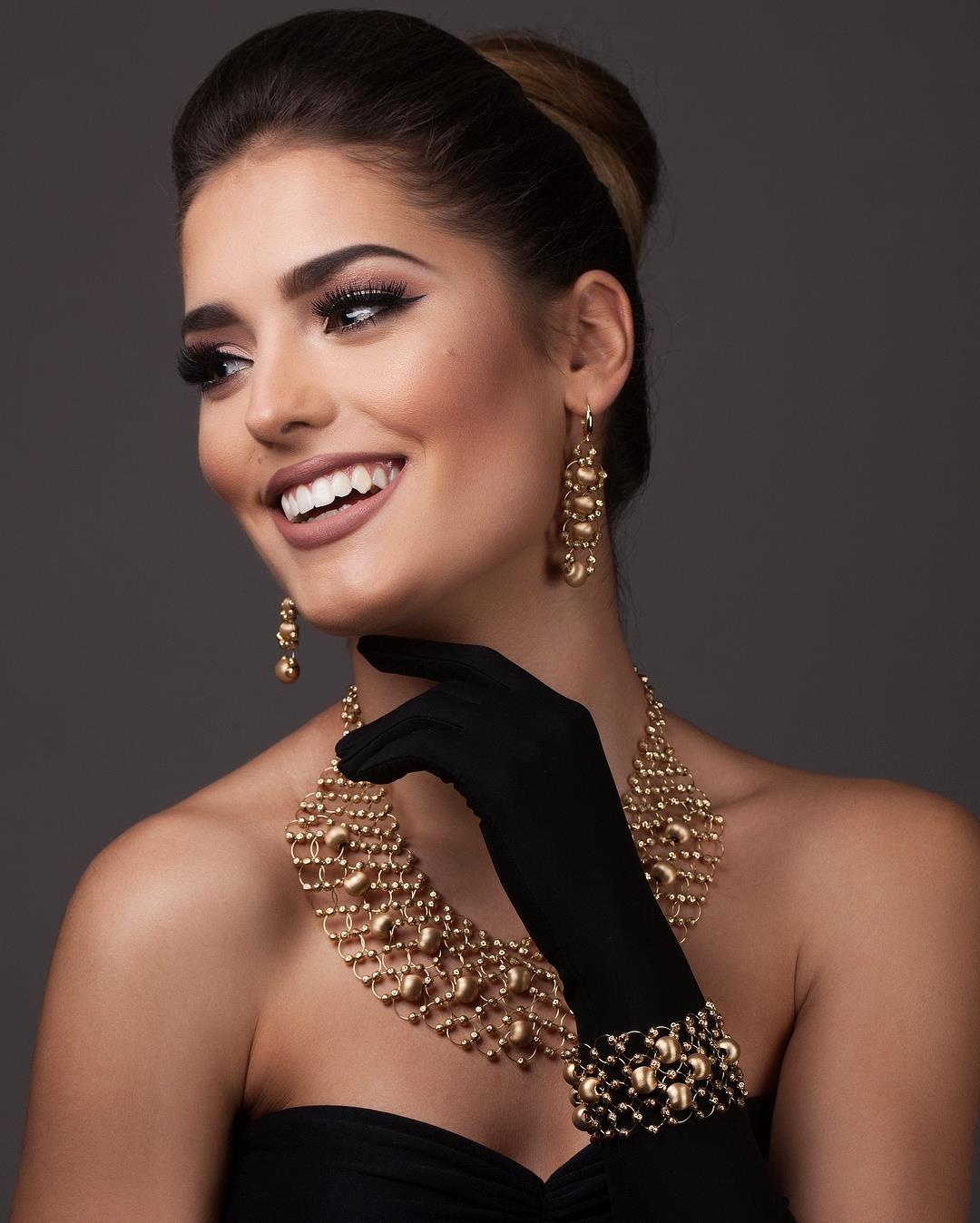 Hoa hậu giống Angelina Jolie ảnh 6 Hoa hau giong Angelina Jolie anh 6