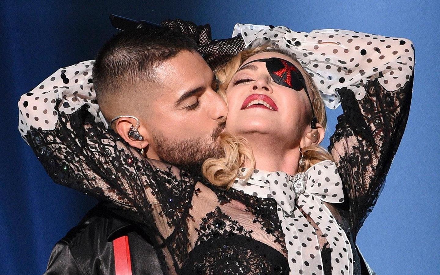 Loat khoanh khac kho quen tai le trao giai Billboard Music Awards hinh anh