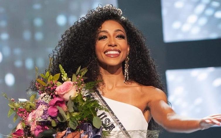 Ve dep khac biet cua nguoi dep vua dang quang Hoa hau My 2019 hinh anh