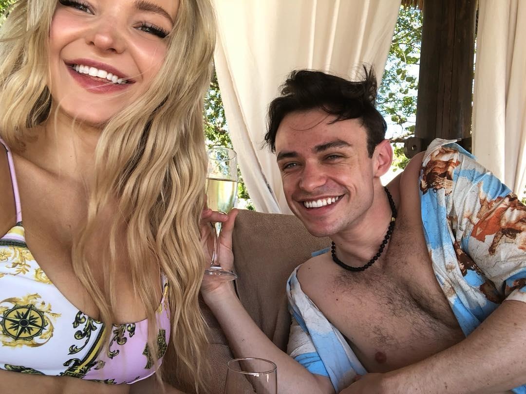 dien vien Dove Cameron anh 9