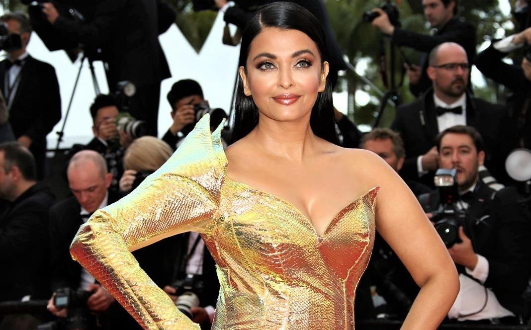 Hoa hau dep nhat moi thoi dai long lay tren tham do Cannes hinh anh