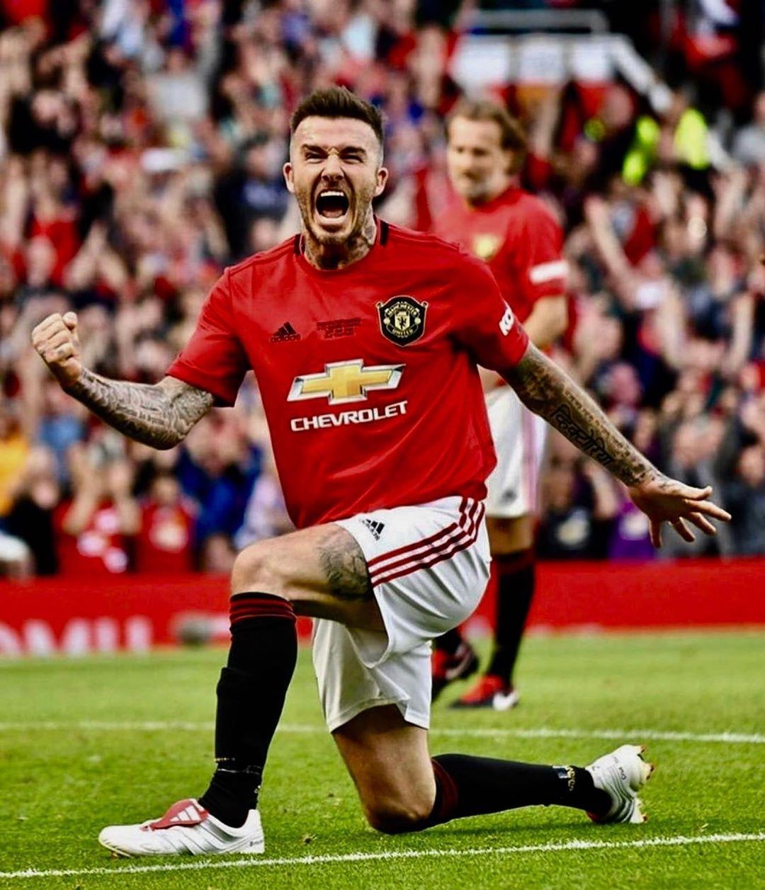 David Beckham thi dau bong da anh 4