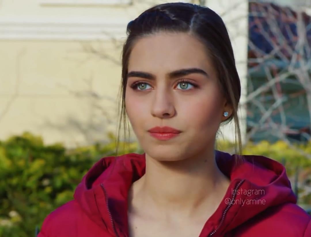 nang WAGs Amine Gulse nong bong anh 5