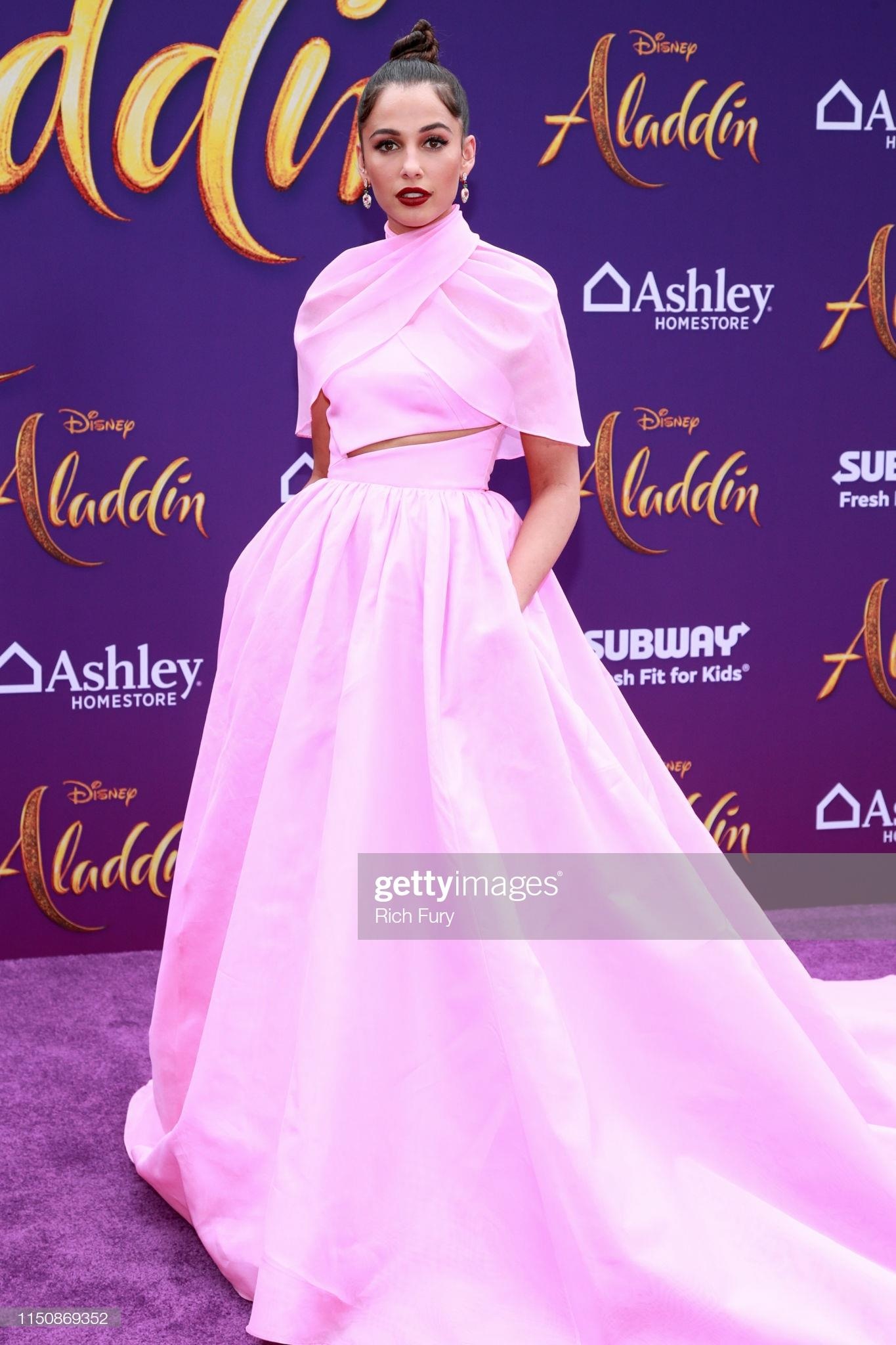 thoi trang cua Naomi Scott anh 1