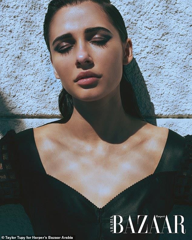 Diễn viên Aladdin đẹp ma mị  ảnh 2 Dien vien Aladdin dep ma mi anh 2