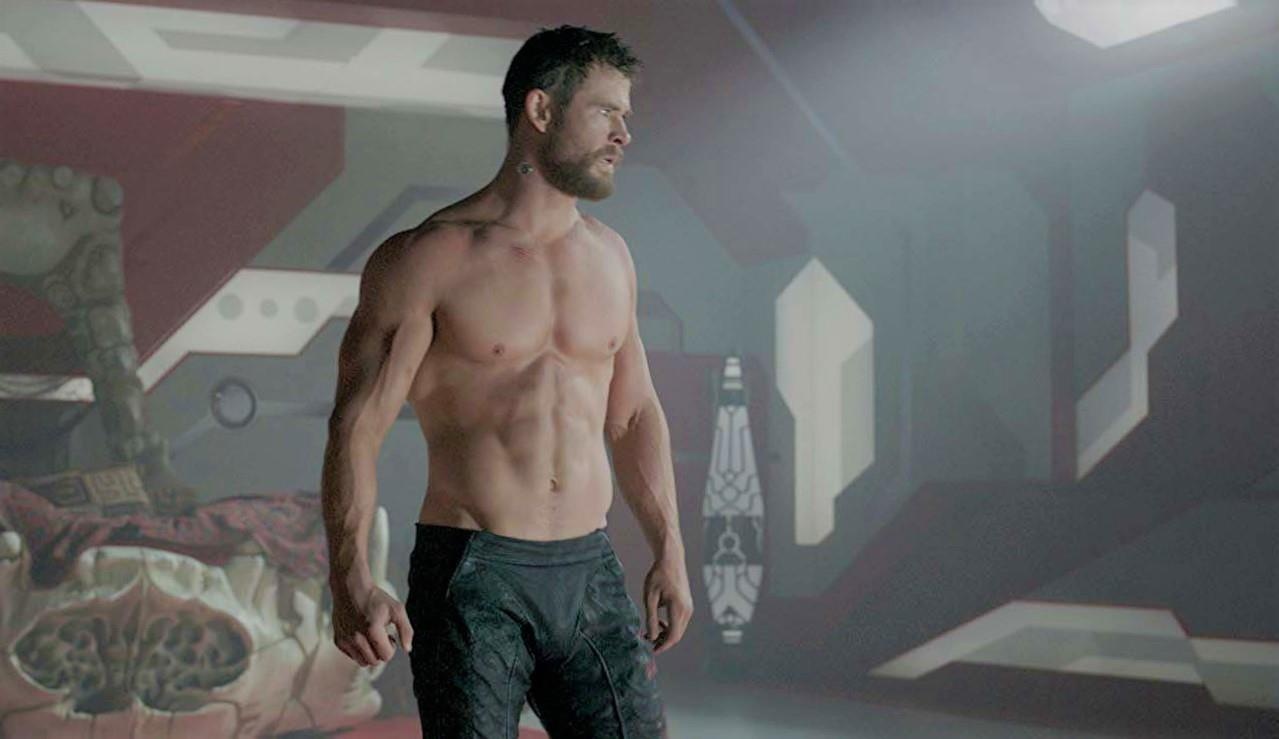 body vam vo cua Chris Hemsworth anh 2