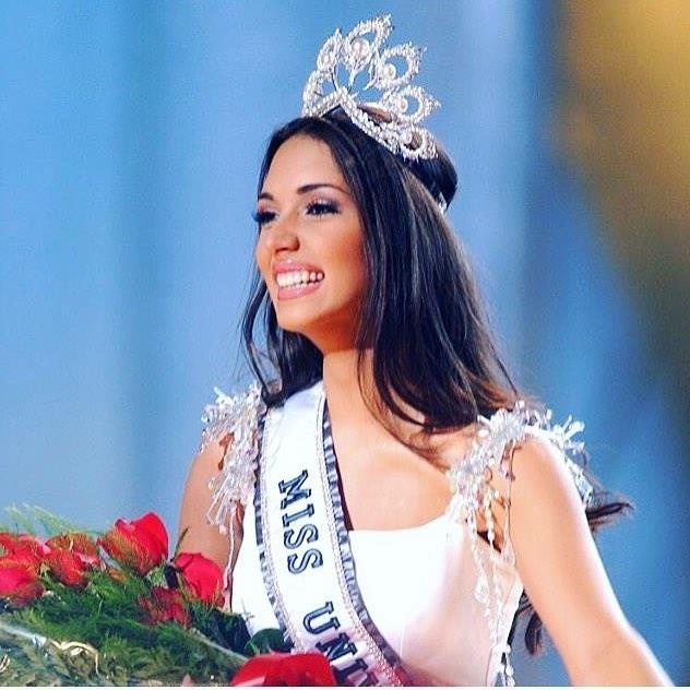 Hoa hau Hoan vu Amelia Vega anh 1