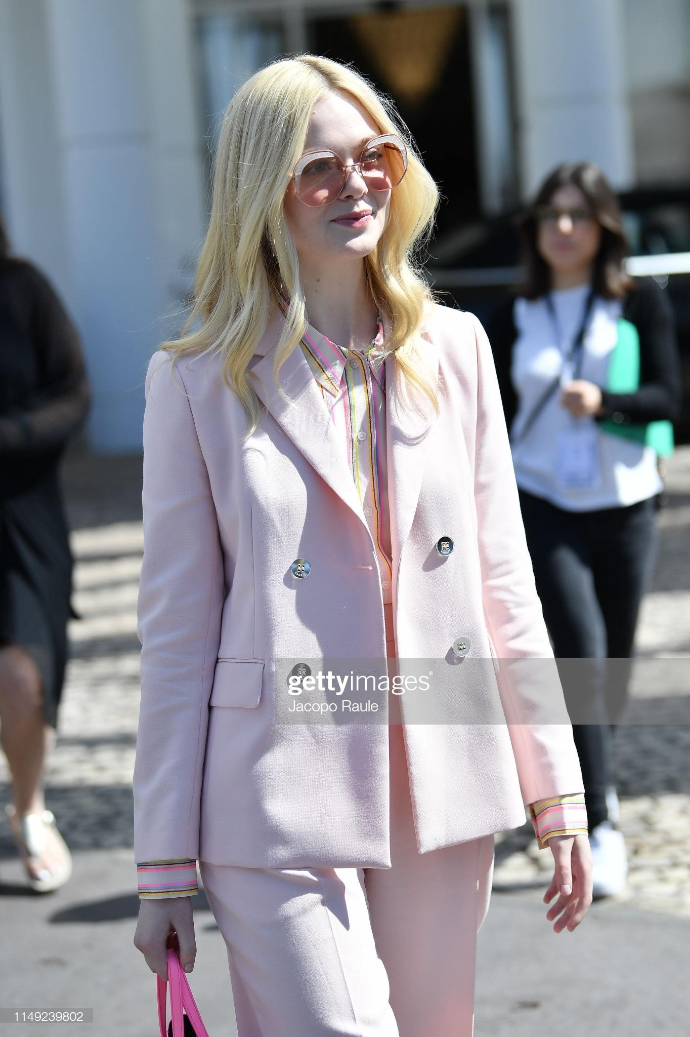 street style cua Elle Fanning anh 2
