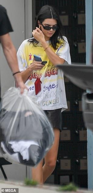 nguoi mau Hailey Bieber mac goi cam anh 3