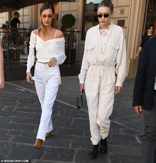 nguoi mau Hailey Bieber mac goi cam anh 5