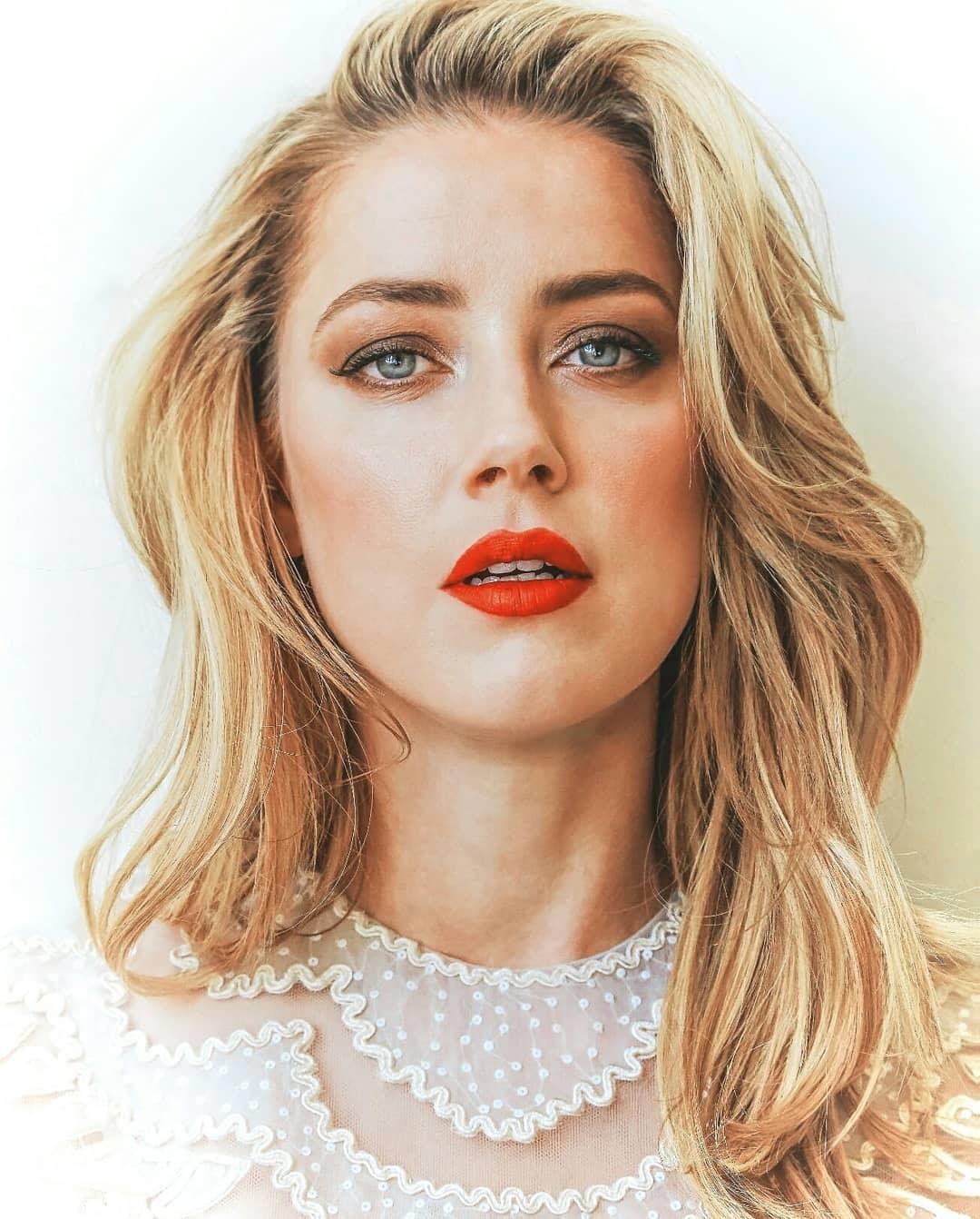 Amber Heard goi cam anh 3
