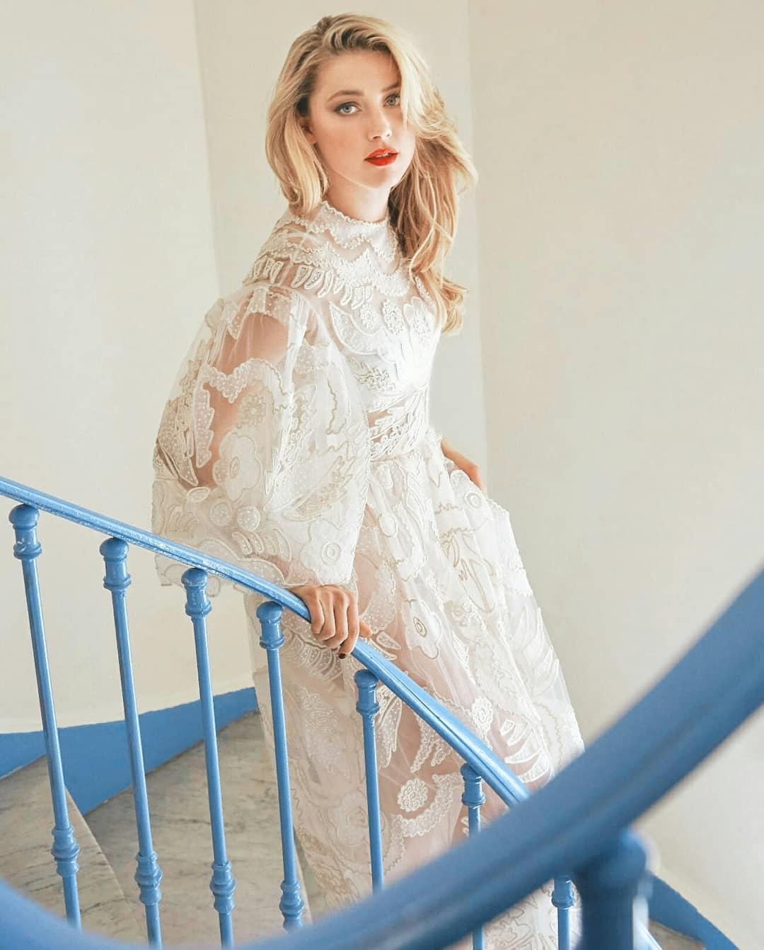 Amber Heard goi cam anh 4