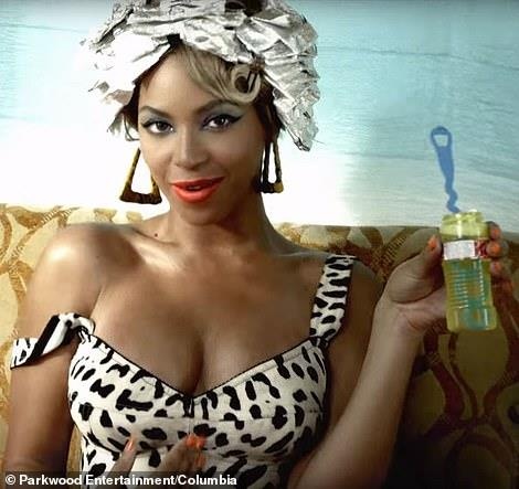 You Need To Calm Down anh 7