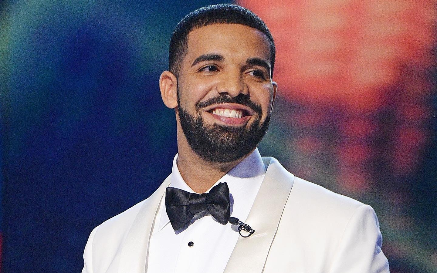 Drake bi to tra 350.000 USD sau khi 'may mua' voi vu nu thoat y hinh anh