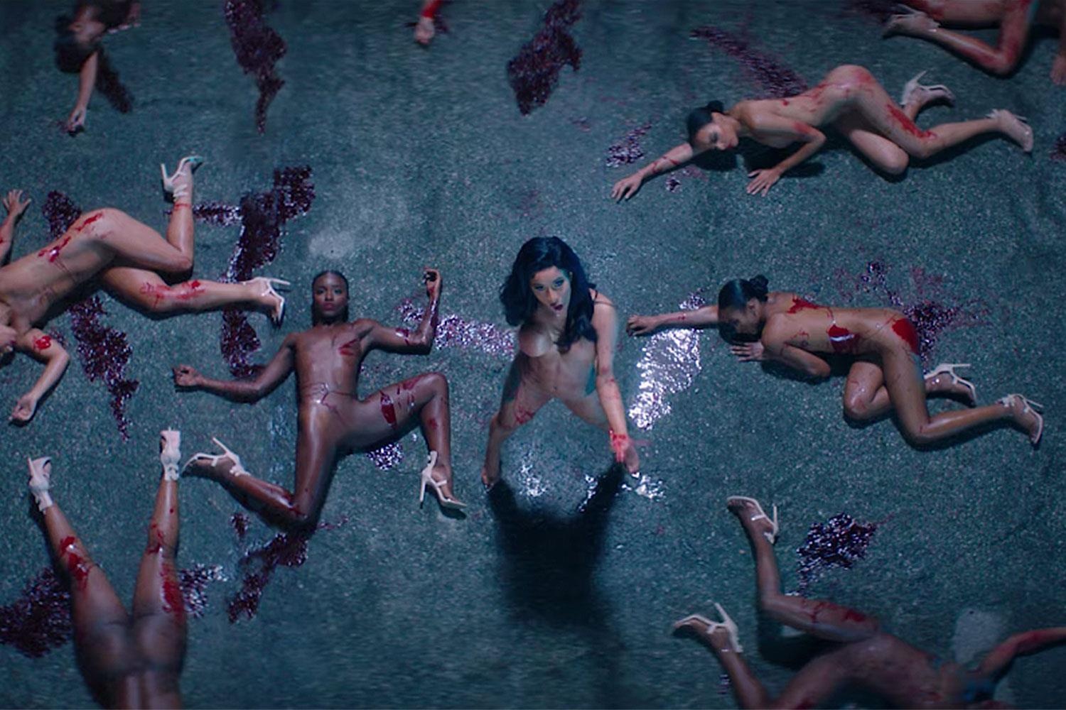 Rapper Cardi B đánh người  ảnh 1 Rapper Cardi B danh nguoi anh 1