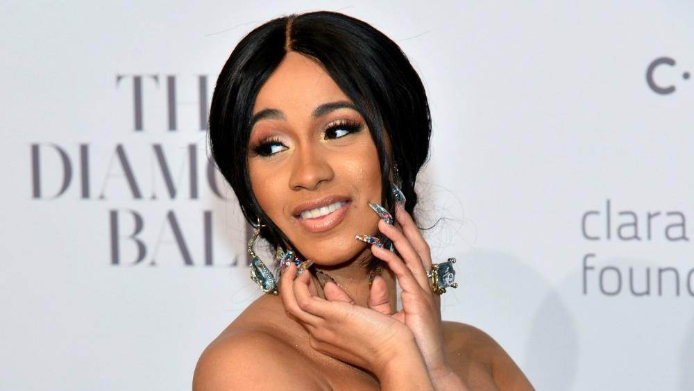 Rapper Cardi B đánh người  ảnh 3 Rapper Cardi B danh nguoi anh 3