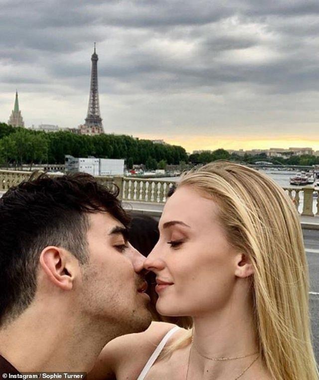 Joe Jonas va Sophie Turner ket hon anh 9