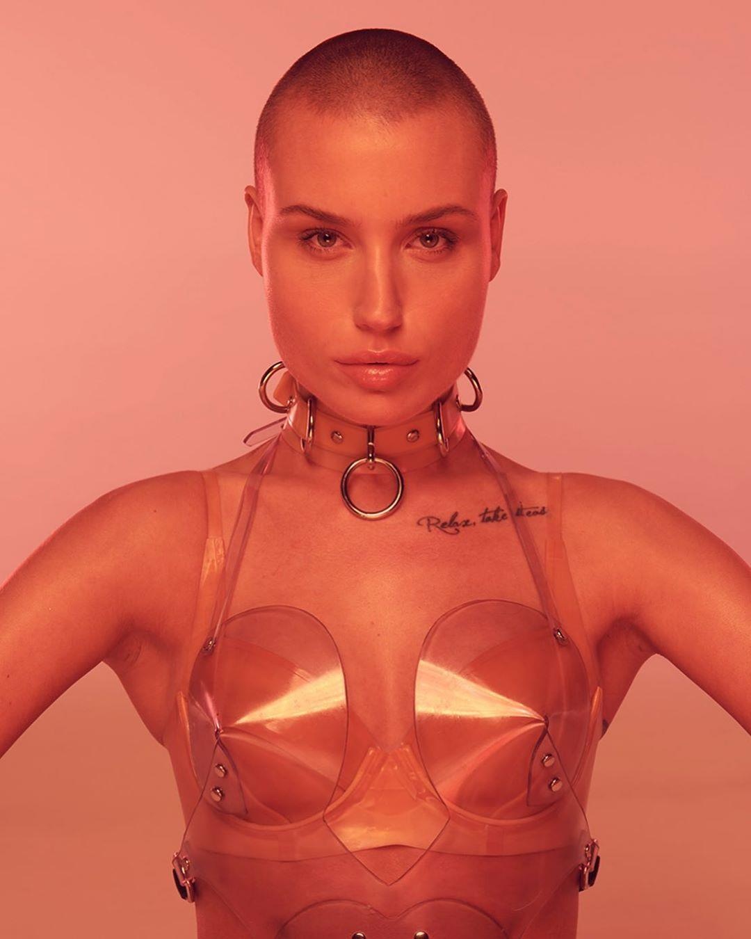 Miley Cyrus quang ba Mother's Daughter anh 10