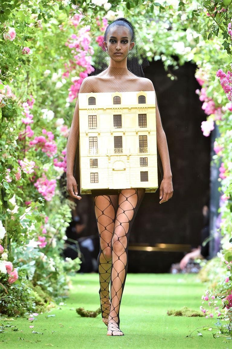 váy hình tòa nhà show dior ảnh 1 vay hinh toa nha show dior anh 1